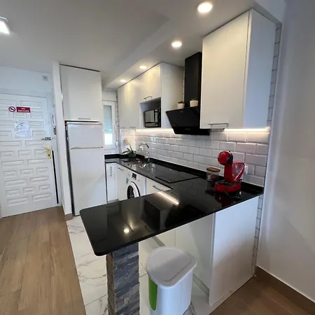 Hany Ducado 7-c * Benidorm